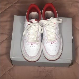 Air Force 1. White/white- university red